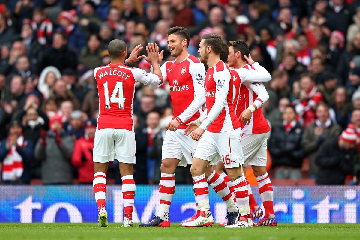  阿森纳险胜维拉稳居欧冠区，  