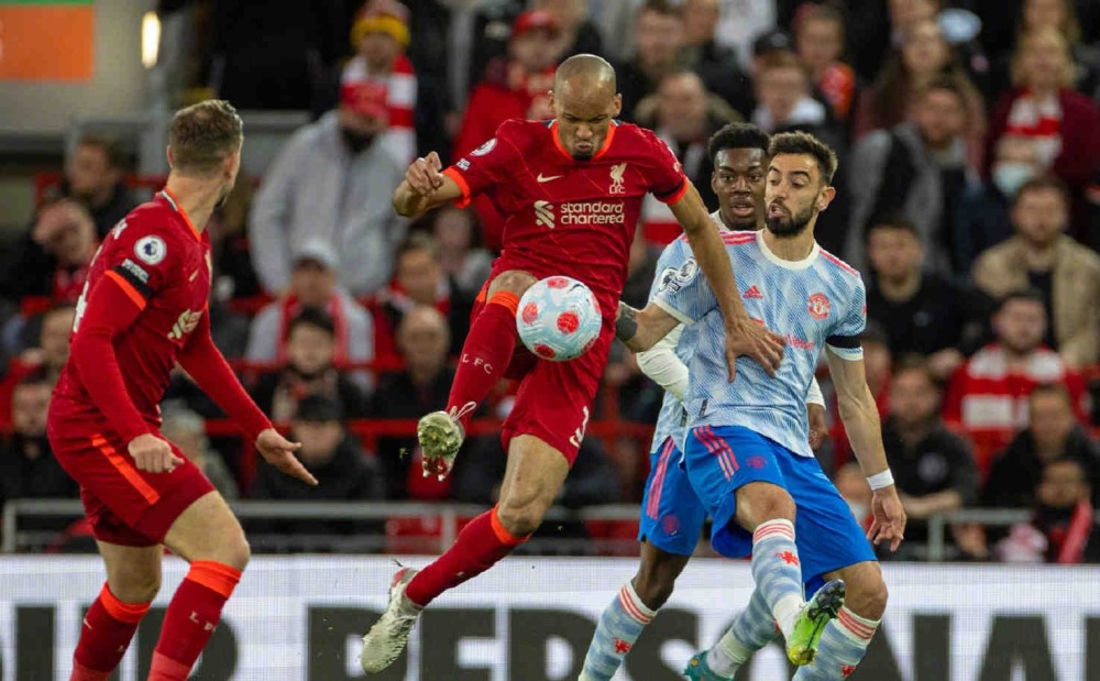  曼联三叉戟齐发威，滕哈赫终结连败颓势  