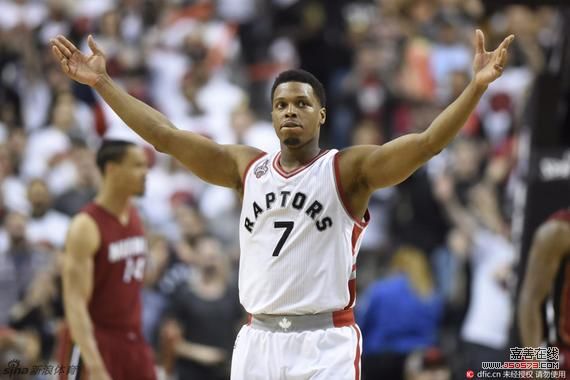  霍勒迪攻防一体雄鹿轻取黄蜂豪取七连胜