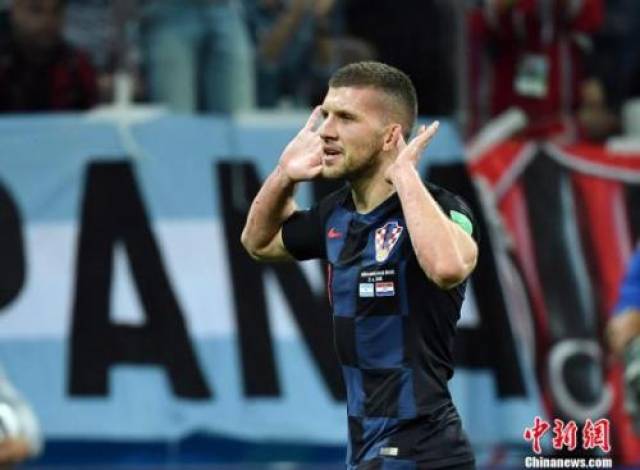  雷恩定位球战术显威力，三次头槌攻门锁定胜局